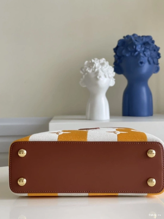 LOUIS VUITTON BB CAPUCINES 0818